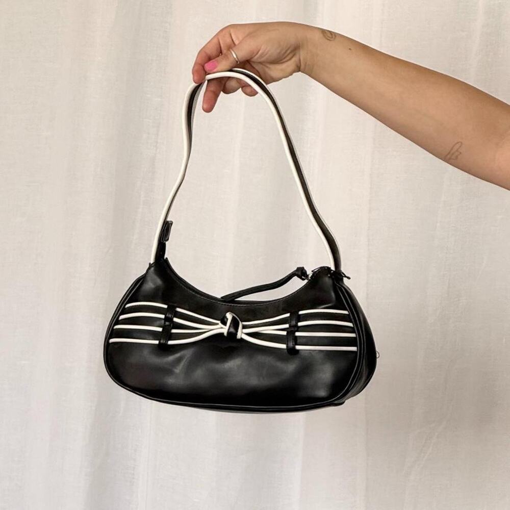✦ bow detail shoulder baguette bag ✦